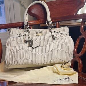 EUC Vintage Coach Cream Madison Handbag Gathered Leather Satchel Silver Hrdware